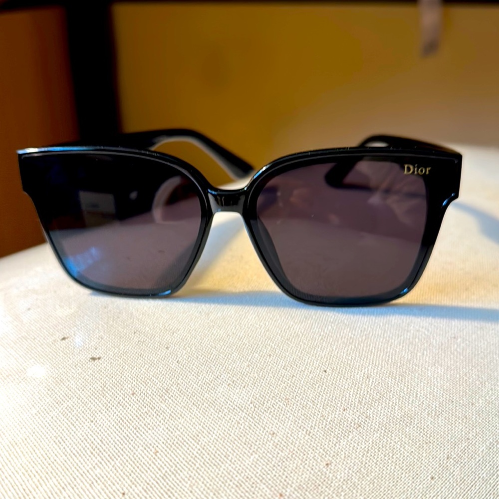 Brand new never used it doesn’t come with the Box Made in Italy.
